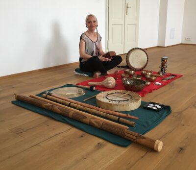 Charitativní akce „Jóga pro dobrou věc“ – Panství Dlouhá Lhota