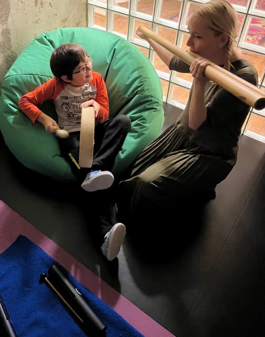 Pravidelná muzikoterapie pro děti s PAS, vývojovou dysfázií či jinými potížemi