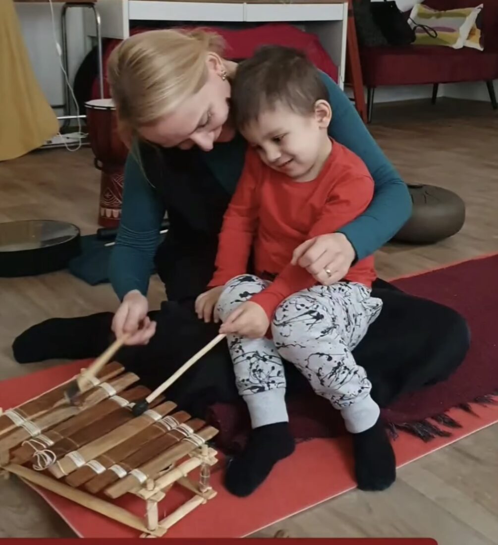 Pravidelná muzikoterapie pro děti s PAS, vývojovou dysfázií či jinými potížemi