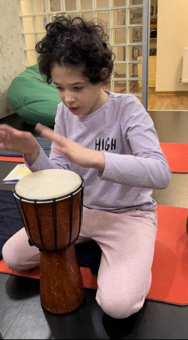 Pravidelná muzikoterapie pro děti s PAS, vývojovou dysfázií či jinými potížemi