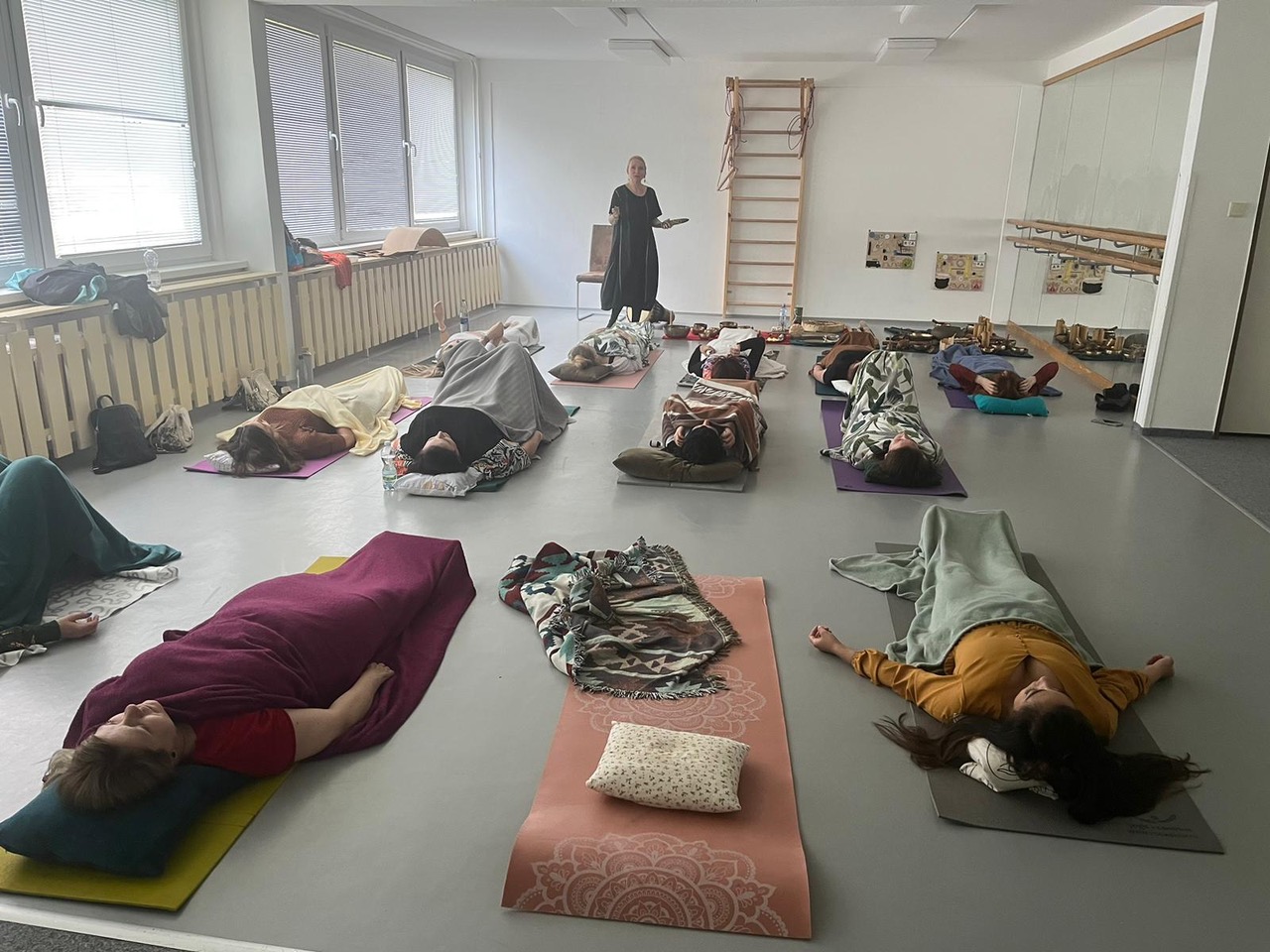 Muzikoterapeutická relaxace pro maminky – Loket